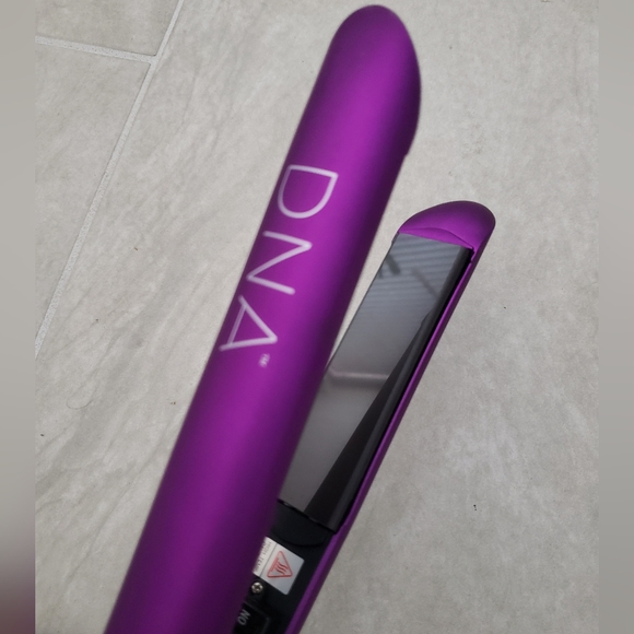 NWOB DNA Hair Tools Satin Ceramic Straightener - Picture 9 of 10